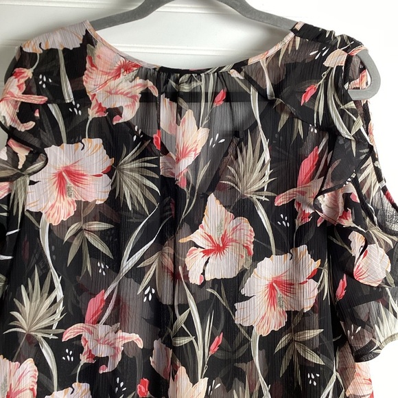 Liz Claiborne Floral Cold Shoulder Top Blouse 
Size XXL BLACK& Pink Ruffles - Picture 5 of 8